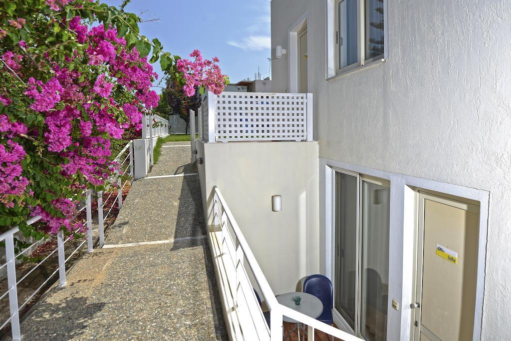 Oliv Apartments Platanias Extérieur photo
